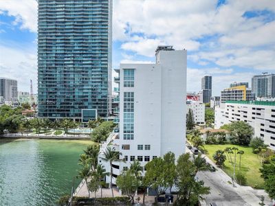 TH2 - 520 Ne 29th St, Condo with 1 bedrooms, 1 bathrooms and null parking in Miami FL | Image 2