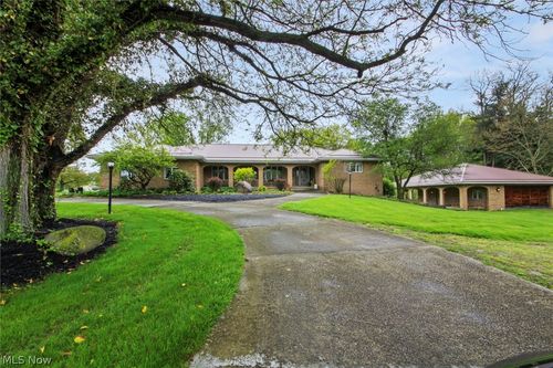8243 N Lima Rd, Poland, OH, 44514-2903 | Card Image