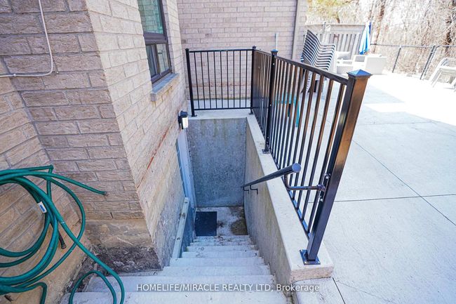 23 Hollowgrove Blvd, House other with 6 bedrooms, 5 bathrooms and 4 parking in Brampton ON | Image 42
