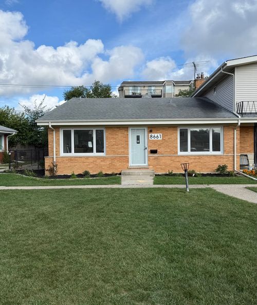 8661 N National Ave, Niles, IL, 60714-2136 | Card Image