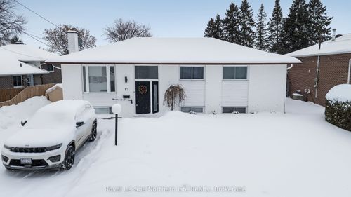 15 Tweedsmuir Drive, North Bay, ON, P1A2V3 | Card Image