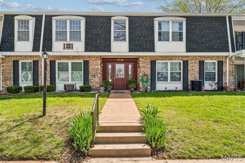 b-1718 Herault Pl, Saint Louis, MO, 63125-2636 | Card Image