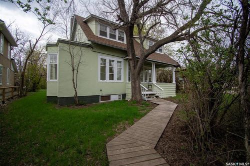 760 James St N, Lumsden, SK, S0G3C0 | Card Image