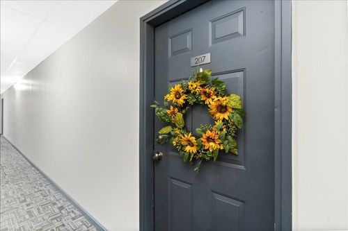 unit-207-96 River Rd, Manchester, NH, 03104-2900 | Card Image