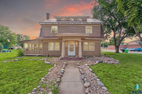 209 W Kluckholm St, Montrose, SD, 57048-2027 | Card Image