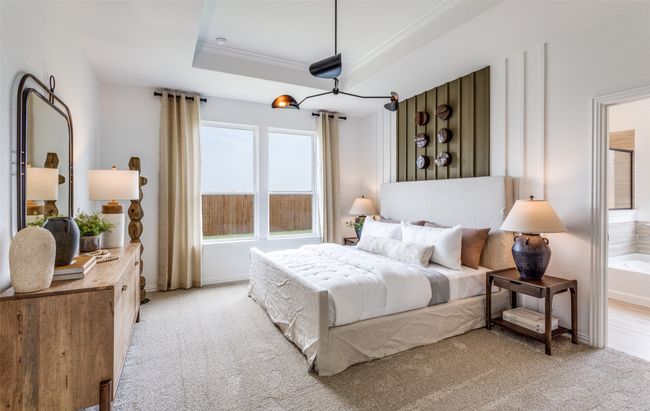 Elegant Owner's suite with beautiful finishes and ample floor space *Model representation | Image 9