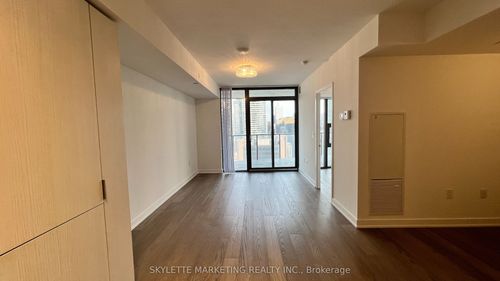 3204-11 Wellesley St W, Toronto, ON, M4Y0G4 | Card Image