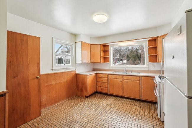 2155 Avondale St, House other with 3 bedrooms, 3 bathrooms and null parking in Sylvan Lake MI | Image 7