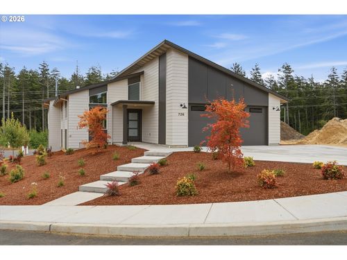 726 Nw 43rd St, Newport, OR, 97365 | Card Image