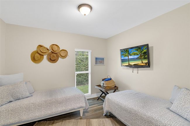 926 Pebble Ln, House other with 3 bedrooms, 2 bathrooms and null parking in Indian River Shores FL | Image 27