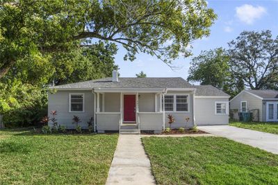 Completely renovated 3/2 | Image 1