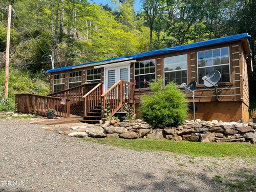 1700 Copperhead Hollow Rd, Mountain City, TN, 37683-6610 | Card Image