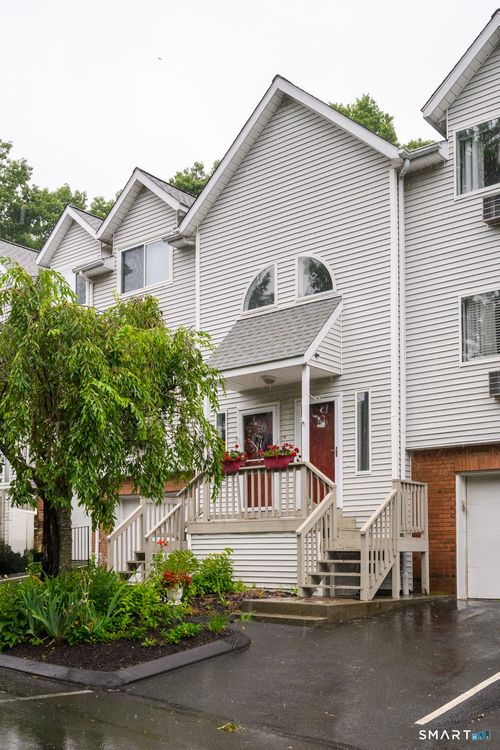 25d-925 Oronoke Rd, Waterbury, CT, 06708-3948 | Card Image