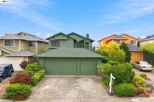 4934 Stoneridge Ct, Oakland, CA, 94605-3872 | Card Image