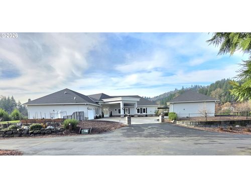 2567 Lewis River Rd, Woodland, WA, 98674-8235 | Card Image