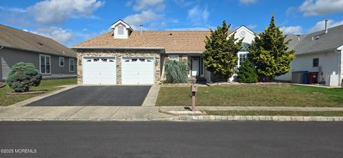 17 Blackpool Way, Toms River, NJ, 08757-6628 | Card Image