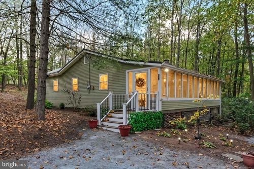 208 Whipporwill Ln, ORRTANNA, PA, 17353-9318 | Card Image