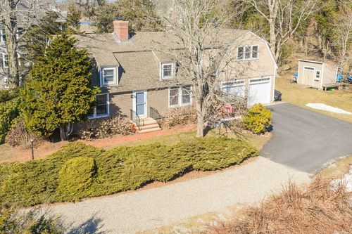 537 W Falmouth Hwy, Falmouth, MA, 02540-2032 | Card Image