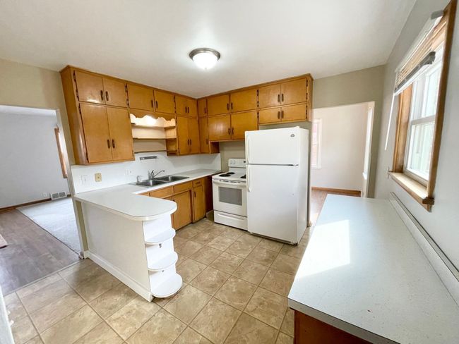 421 W Van Dusen St, House other with 5 bedrooms, 2 bathrooms and null parking in Springfield MN | Image 14