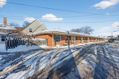 apt-6-23 W Burdick St, Oxford, MI, 48371-4600 | Card Image
