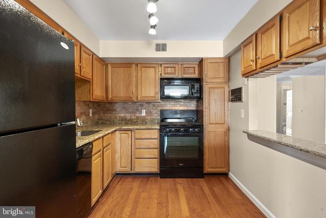 APT-201 - 11021 Folksie Ct, Condo with 2 bedrooms, 2 bathrooms and null parking in MANASSAS VA | Image 16