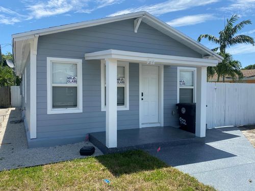 922 N J St, Lake Worth Beach, FL, 33460-2517 | Card Image