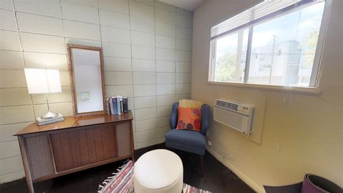 apt-203-300 E 30th St, Austin, TX, 78705-3831 | Card Image