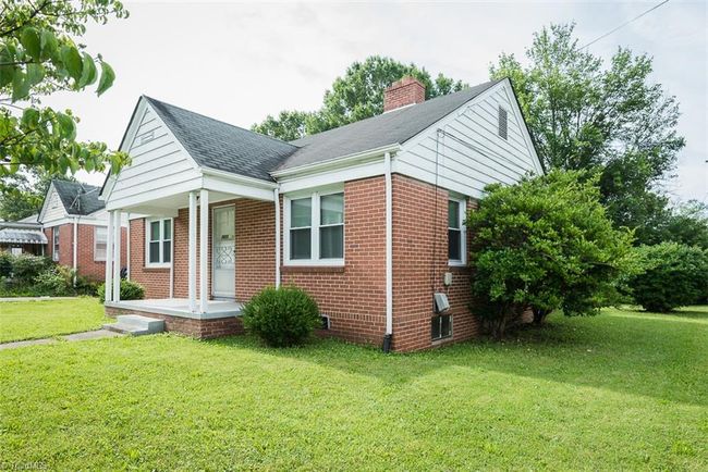 1011 W Wendover Ave, House other with 2 bedrooms, 2 bathrooms and null parking in Greensboro NC | Image 27