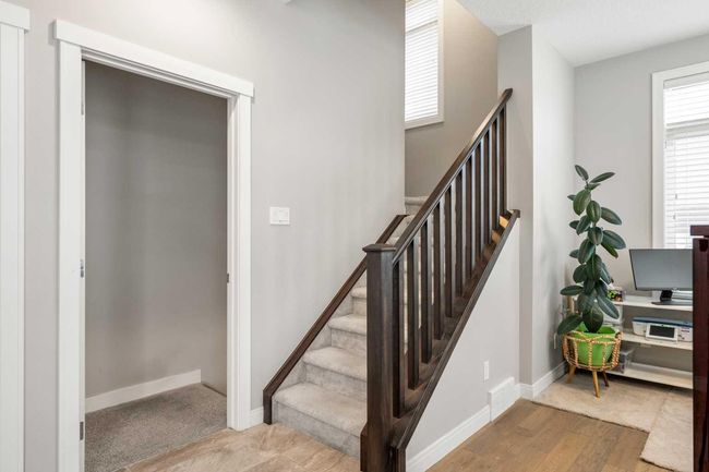 831 85 St Sw, Home with 4 bedrooms, 3 bathrooms and 2 parking in Calgary AB | Image 35