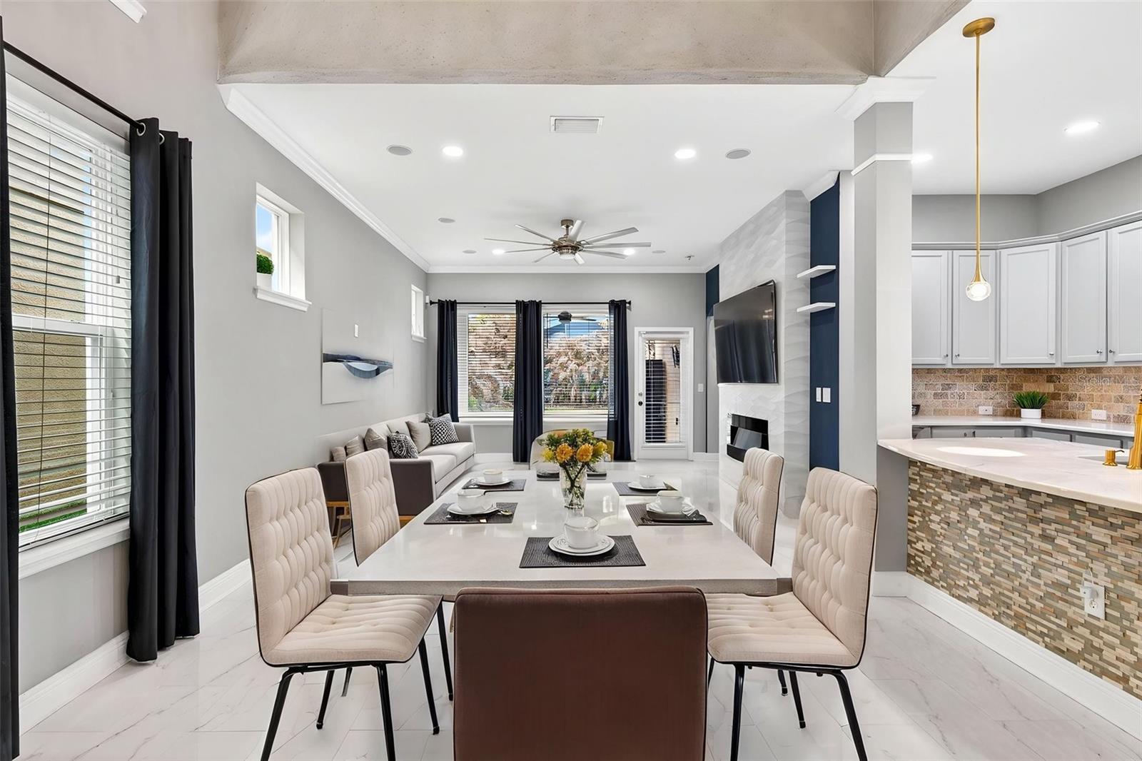 Residential Lease in LITHIA 3