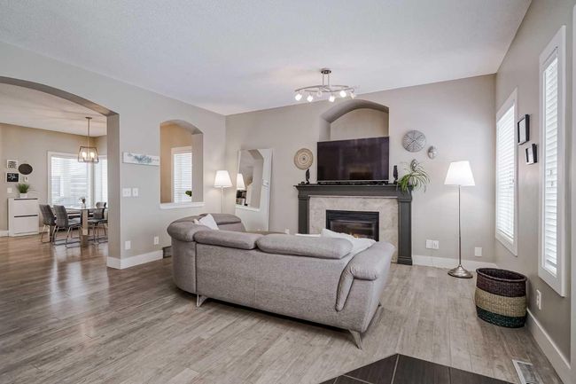 260 Chaparral Ridge Cir Se, House other with 4 bedrooms, 4 bathrooms and 2 parking in Calgary AB | Image 9