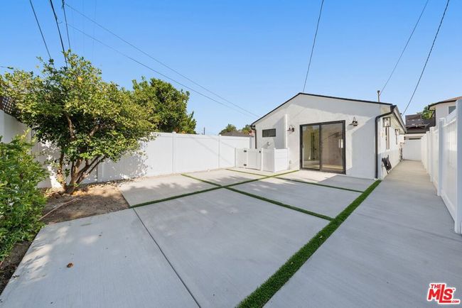 12257 Collins St, House other with 1 bedrooms, 2 bathrooms and null parking in Valley Village CA | Image 13