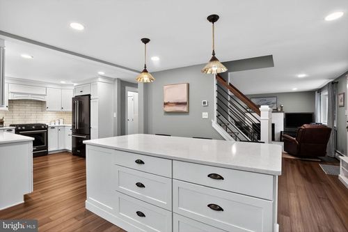 435 Church St, NORTH WALES, PA, 19454-2917 | Card Image