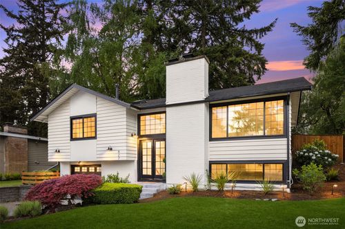 627 166th Ave Ne, Bellevue, WA, 98008-4046 | Card Image
