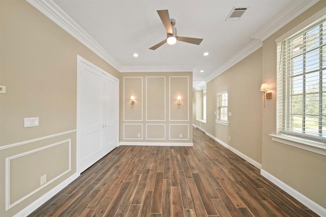 Upstairs den | Image 17
