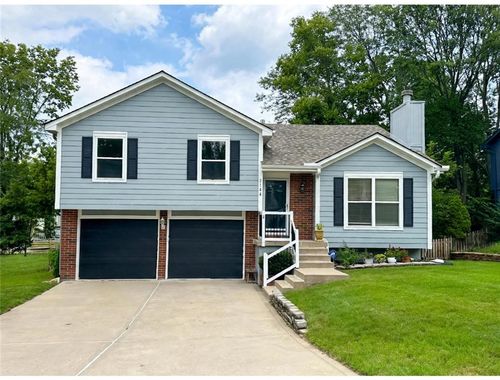 2108 Sterling Dr, Lee's Summit, MO, 64081-4037 | Card Image