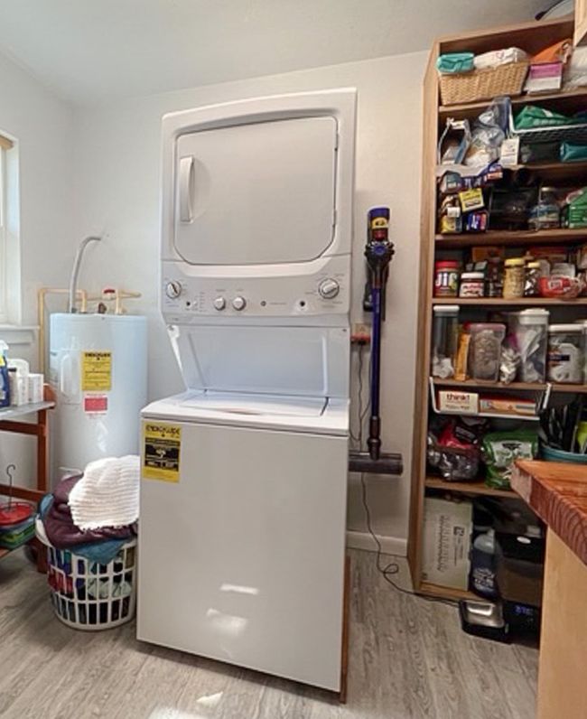 Laundry Area in Utility Room | Image 17
