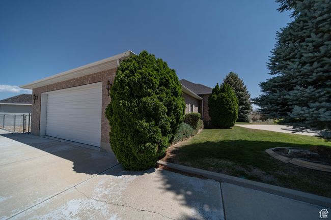 1416 E Valley View Dr, House other with 4 bedrooms, 3 bathrooms and null parking in Wellington UT | Image 44