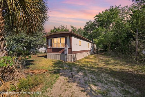 16111 Sarasota St, BROOKSVILLE, FL, 34604-8044 | Card Image