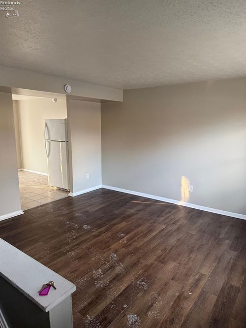 536 South Shore Court, Vermilion, OH, 44089 | Card Image