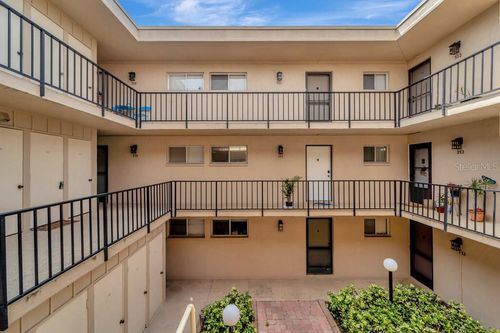 apt-211-2763 Woodgate Ln, SARASOTA, FL, 34231-6468 | Card Image