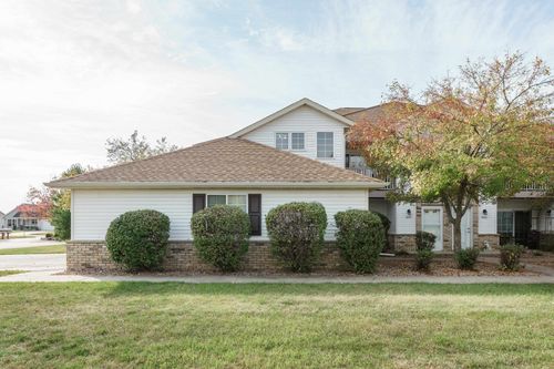 25-4004 Creekside Dr, Janesville, WI, 53548-8323 | Card Image