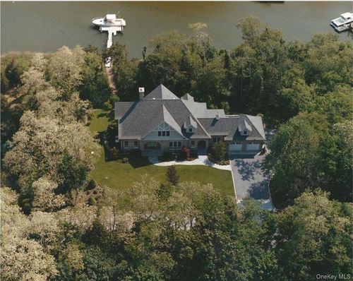 190 Jackson Lndg, Mattituck, NY, 11952-2052 | Card Image