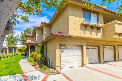 25261 Tanoak Ln, Lake Forest, CA, 92630-7004 | Card Image