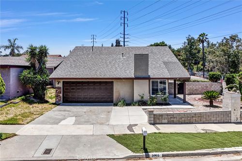 5005 Pearblossom Dr, Riverside, CA, 92507-6052 | Card Image