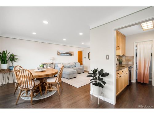 apt-211-1175 N Emerson St, Denver, CO, 80218-2749 | Card Image