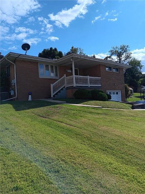 430 Hillcrest Dr, Latrobe, PA, 15650-3835 | Card Image