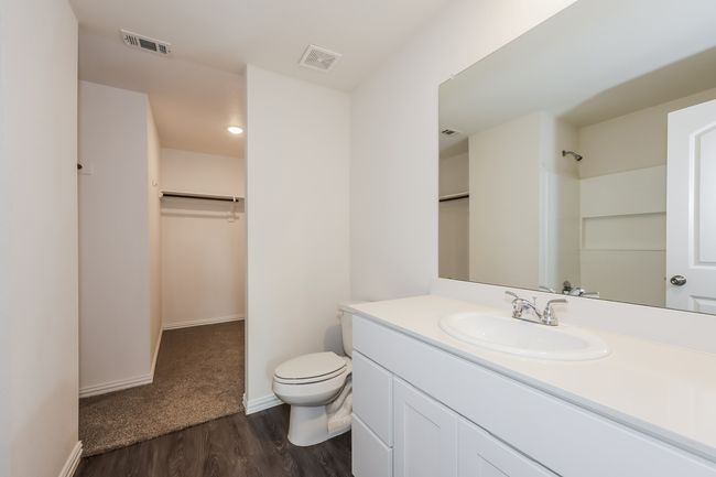 1300 N Brazos Ave, House other with 3 bedrooms, 4 bathrooms and null parking in Cleburne TX | Image 12