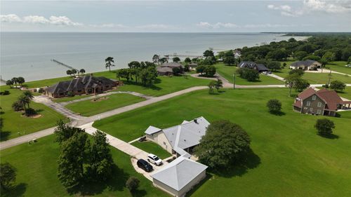 9035 N Point Dr, Beach City, TX, 77523-8350 | Card Image