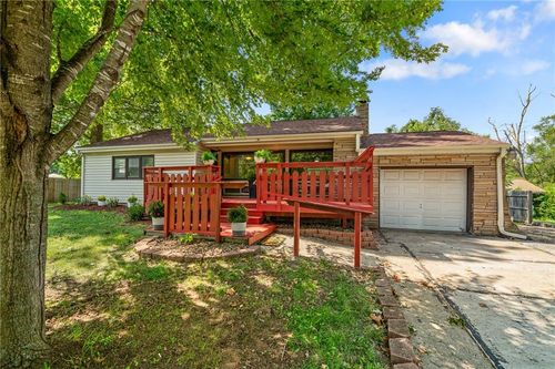1904 S Ellison Way, Independence, MO, 64050-4828 | Card Image